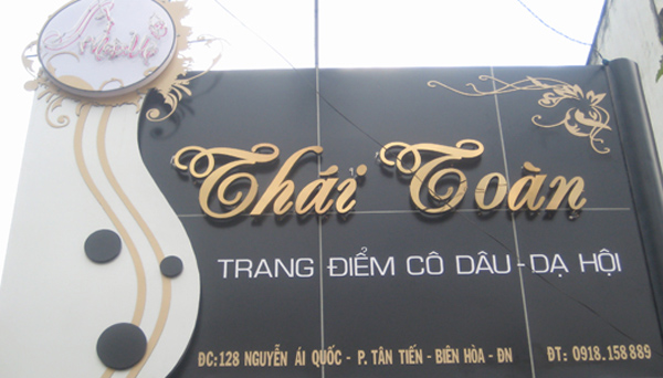 Tổng hợp những mẫu bảng hiệu quảng cáo Alu giá rẻ