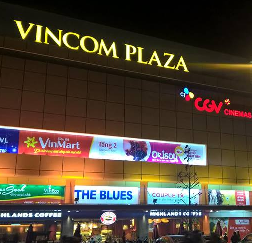 Làm bảng hiệu quảng cáo cho trung tâm thương mại độc đáo